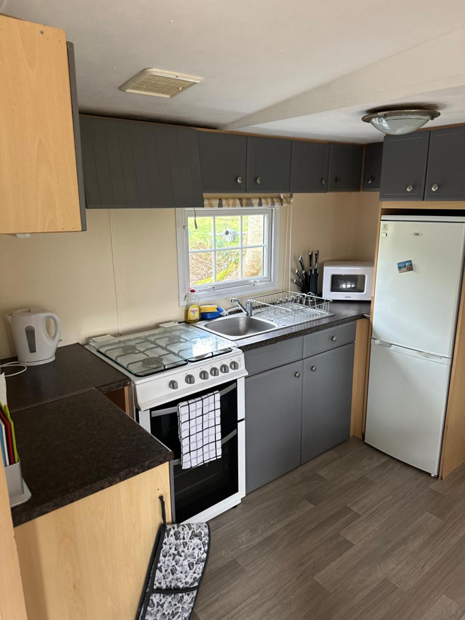 Static Mobile Home Set In Our 20 Acres Of Farmland Horspath エクステリア 写真